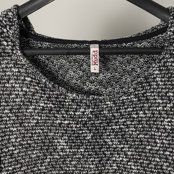 Mudd Long Sleeved Black and White Lightweight Sweater with a Hood Size L - Picture 2 of 3